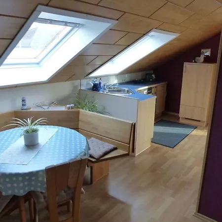 Ml Lafos Apartmán Konen
